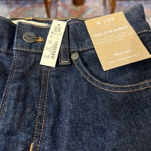 The Petite '90s Straight Jean in Norman Wash Size 25P